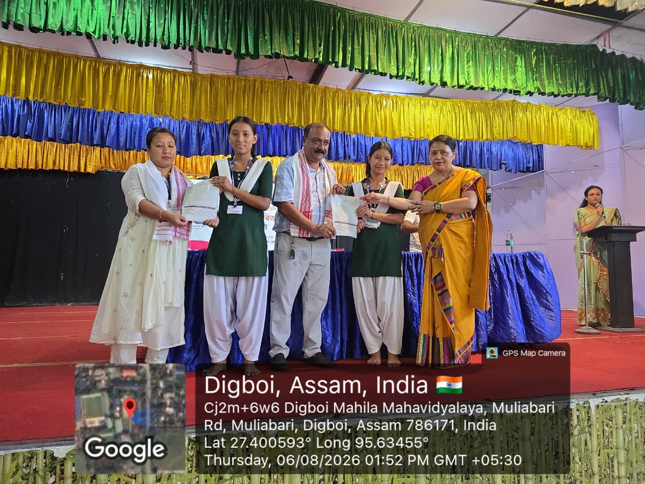 Distribution of Nijut Moina Scheme Forms